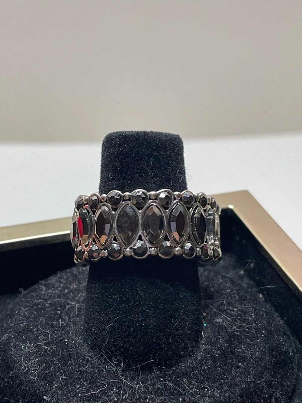 paparazzi Stretchy Grey Faceted Cocktail Ring